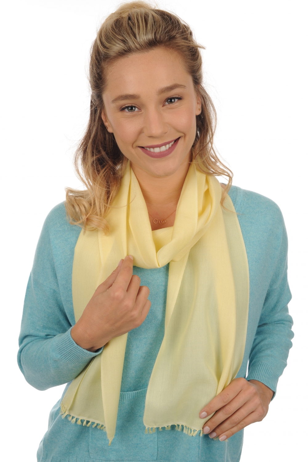 Cachemire et Soie accessoires scarva jaune pastel 170x25cm
